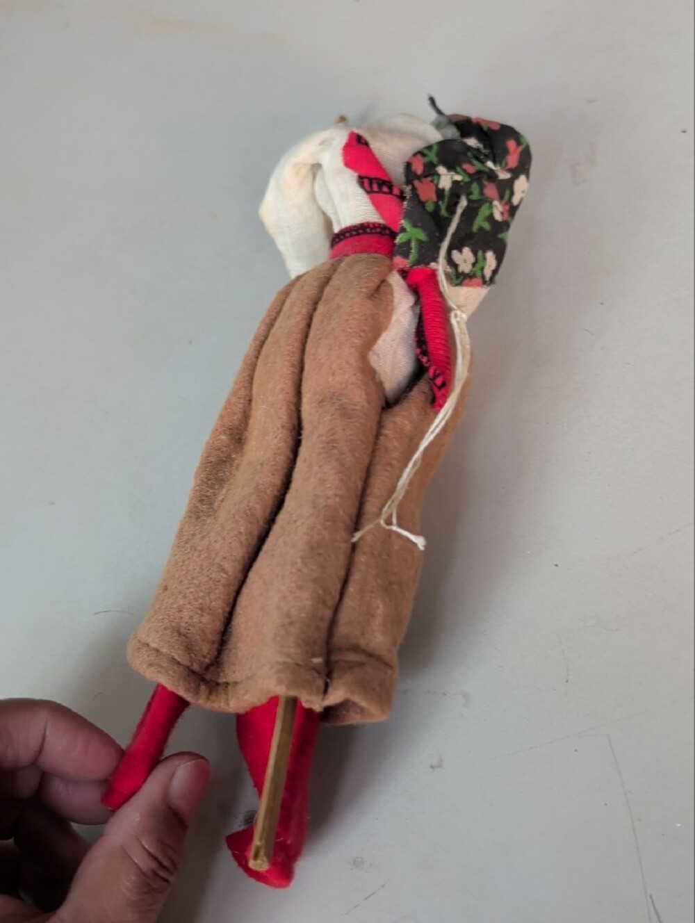 VTG Witch W/ Stick Folk-Style Beige Red Decorative Holiday Ornament Halloween - Picture 6 of 7